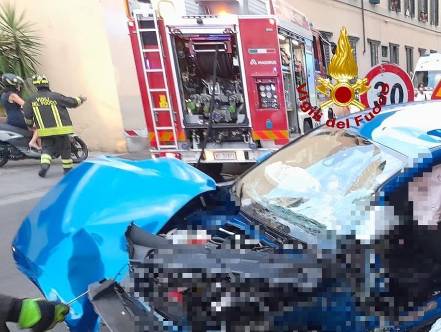 
	L'auto distrutta dopo l'incidente&nbsp;

