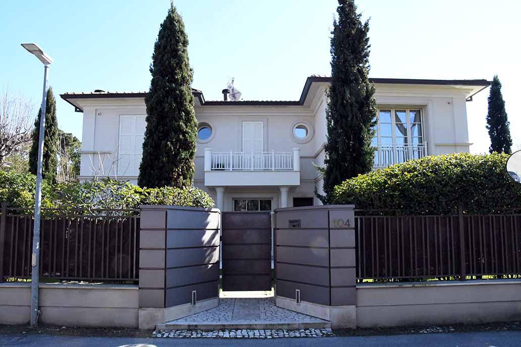 La villa del presidente ucraino a Forte dei Marmi
