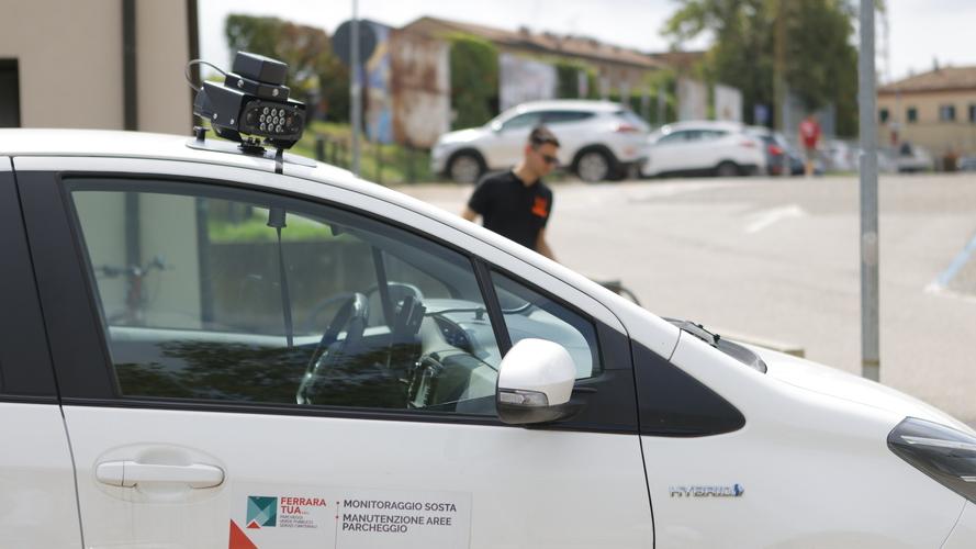 Ferrara, controlli video delle strisce blu: «Ma niente multe automatiche»