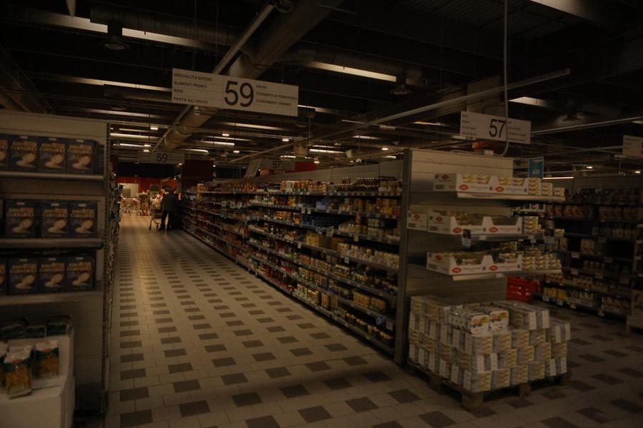 
	Luci spente all'Ipercoop Il Castello

