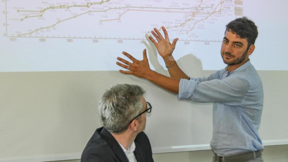 L’ingegner Lucio Cinà di Cicci Research illustra una elaborazione grafica