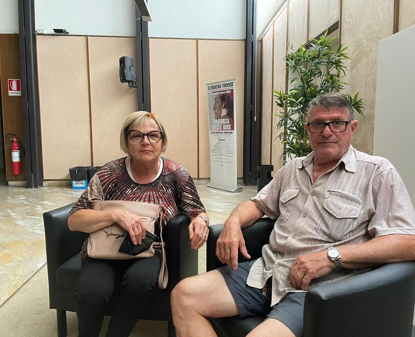 I coniugi Emilia e Paolo nella sede del Tirreno di viale Alfieri