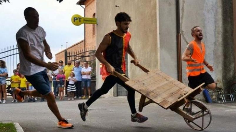 Partecipanti a una passata edizione del Palio (foto dal sito del Comune)