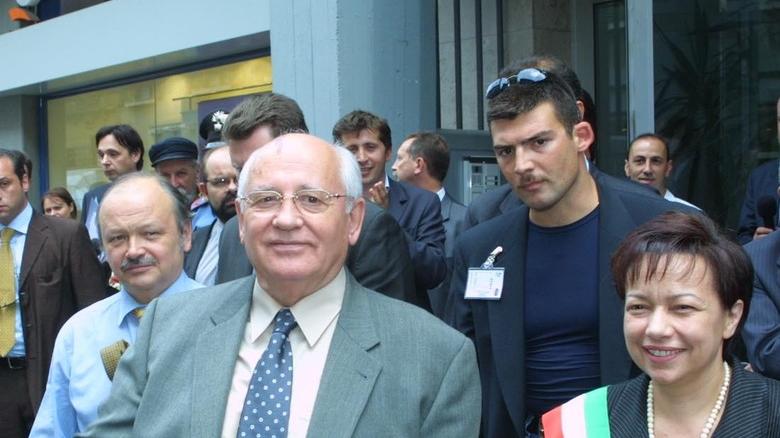 Gorbaciov e la visita a Reggio per siglare la pace dell’acqua