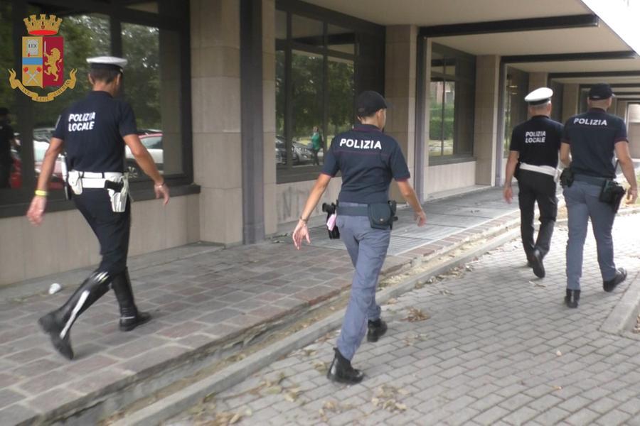 Modena, dopo le proteste arrivano i controlli in via Costellazioni