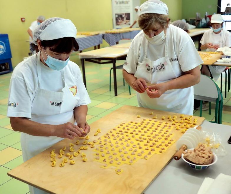 Castelfranco. Oltre due tonnellate di tortellini sono già pronte per l’attesa sagra 