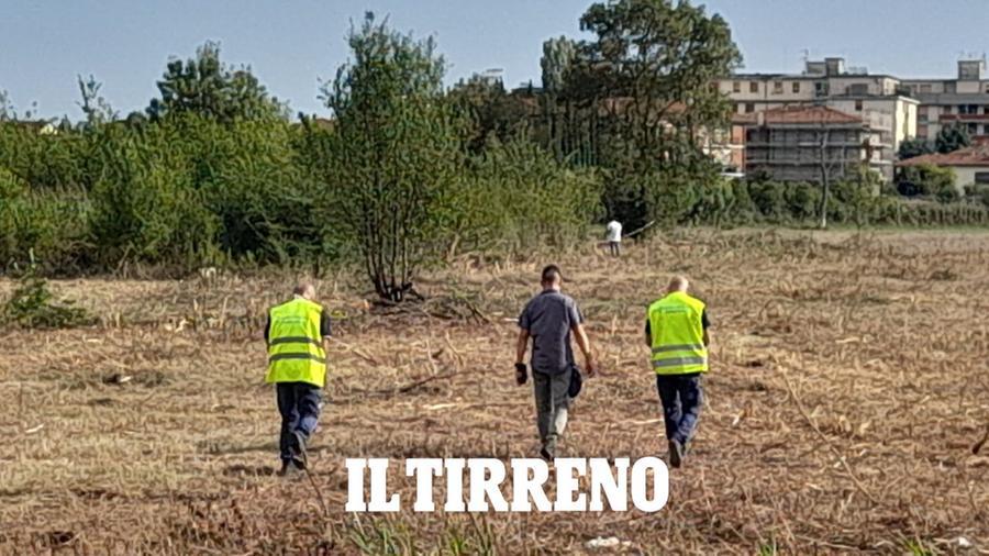 Le forze dell'ordine nel luogo in cui è avvenuto il ritrovamento