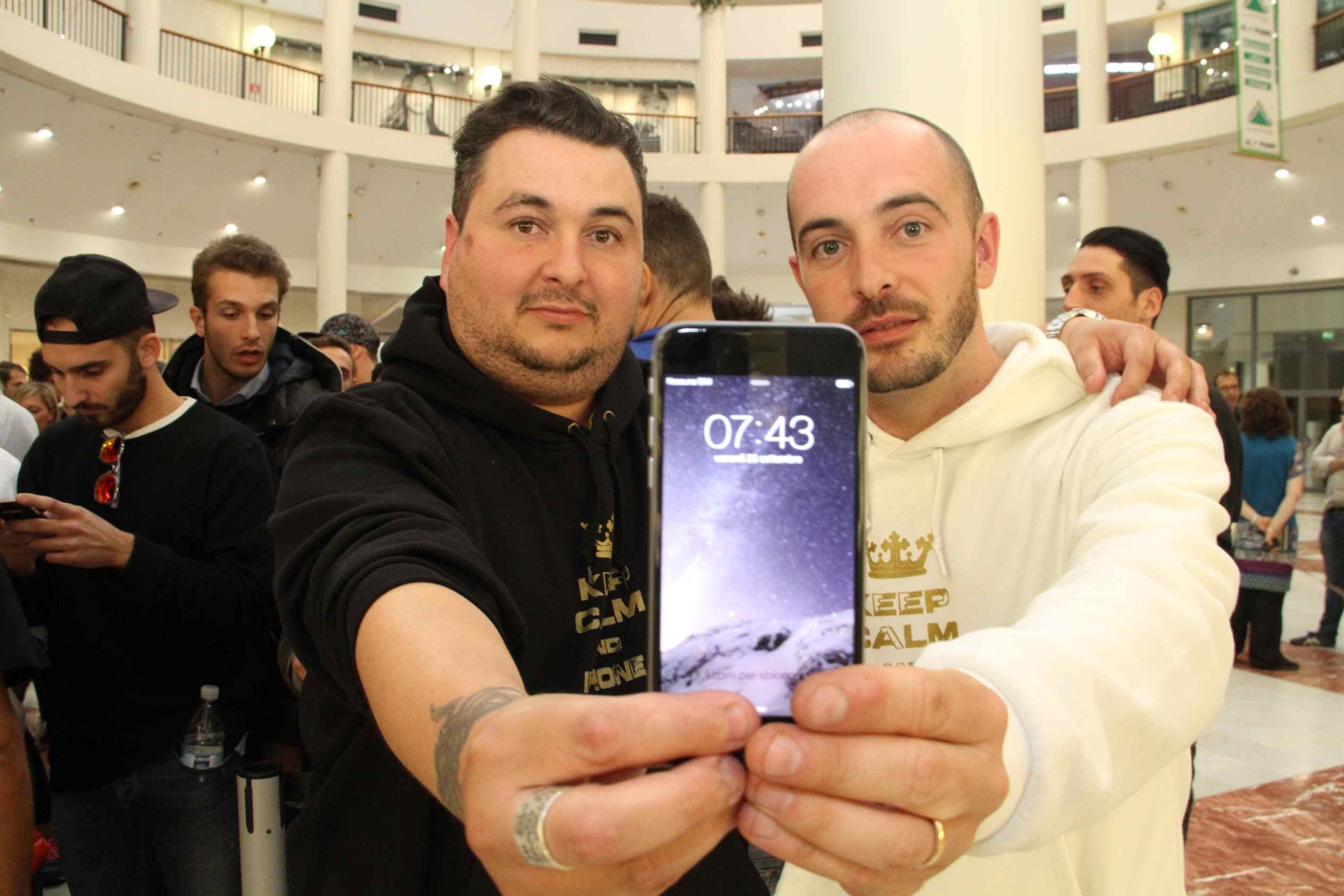 Notte in bianco per l’Iphone, il primo a comprarlo è di Chiesina Uzzanese 