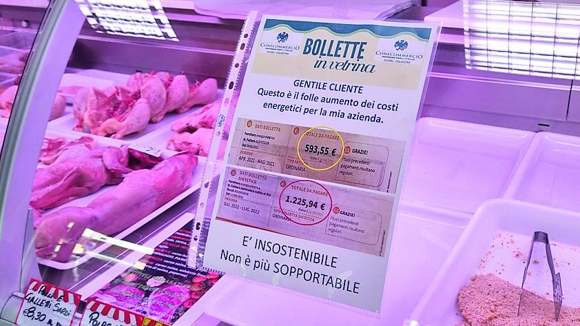 Bollette pazze, i commercianti nuoresi le consegnano al prefetto