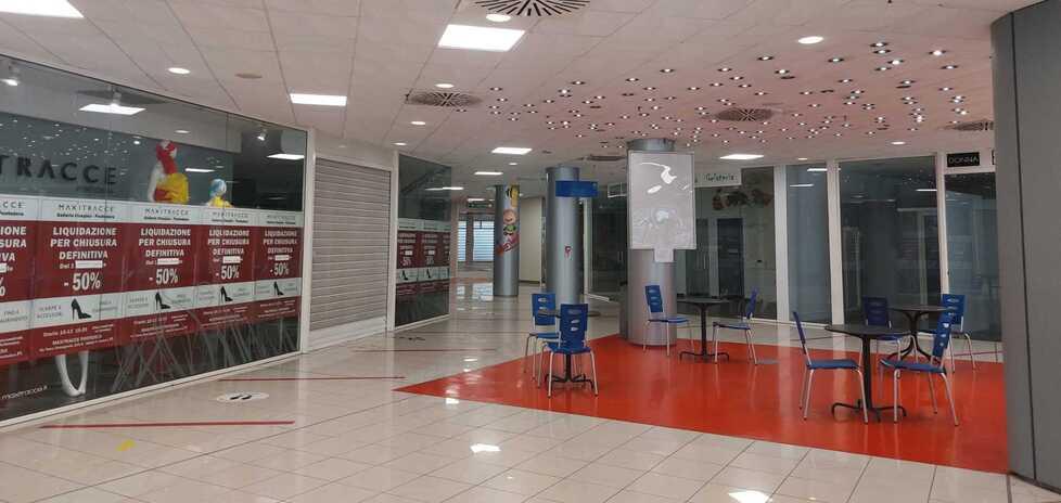 Pontedera, negozi in fuga dalla Galleria del Cineplex: le cause