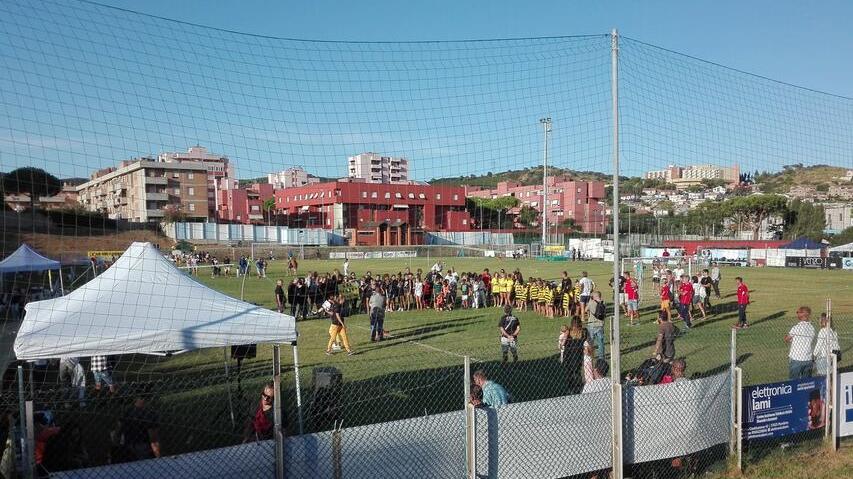 Un calcio alla Fop col Salivoli: in campo lo sport e la solidarietà