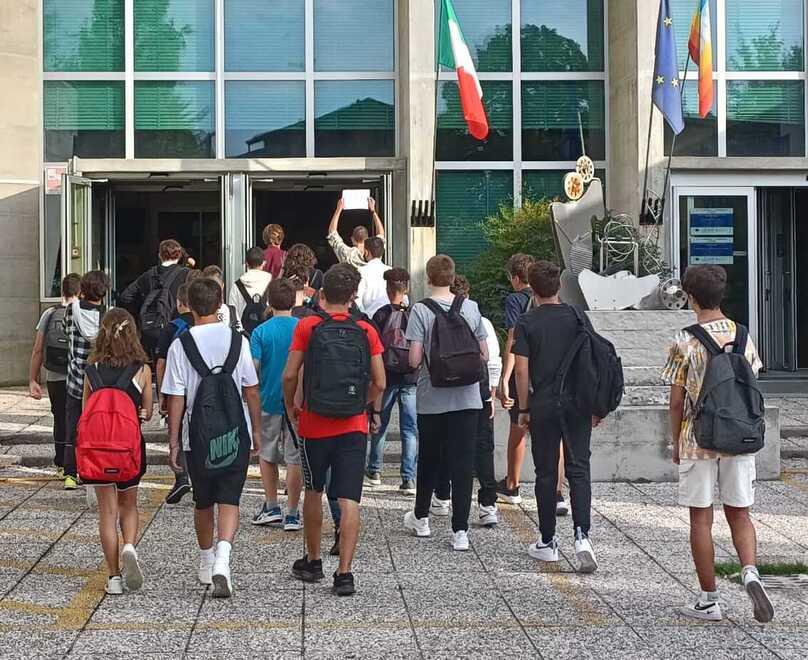 «A casa chi ha il Covid, non la classe» Regole e consigli, il preside fa il ripasso 