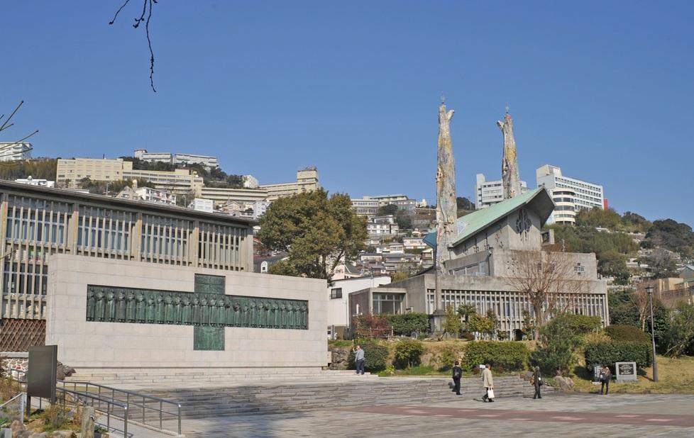 Il vescovo in missione a Nagasaki Ambasciatore di pace e di Lucca 