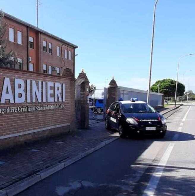 «Rifiuti gettati dalla finestra e nessuno prende provvedimenti»