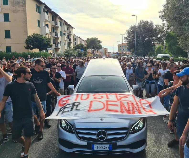 Il corteo per chiedere giustizia (foto Daniele Stefanini/Silvi)