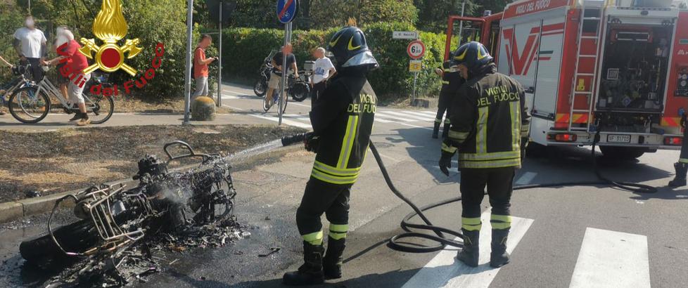 Castelnuovo. Motociclista ustionato in un incidente