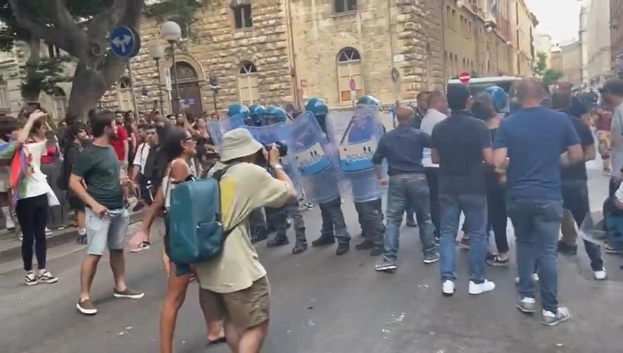 Disordini al comizio di Giorgia Meloni: la Digos denuncia 4 persone e identifica alcuni manifestanti