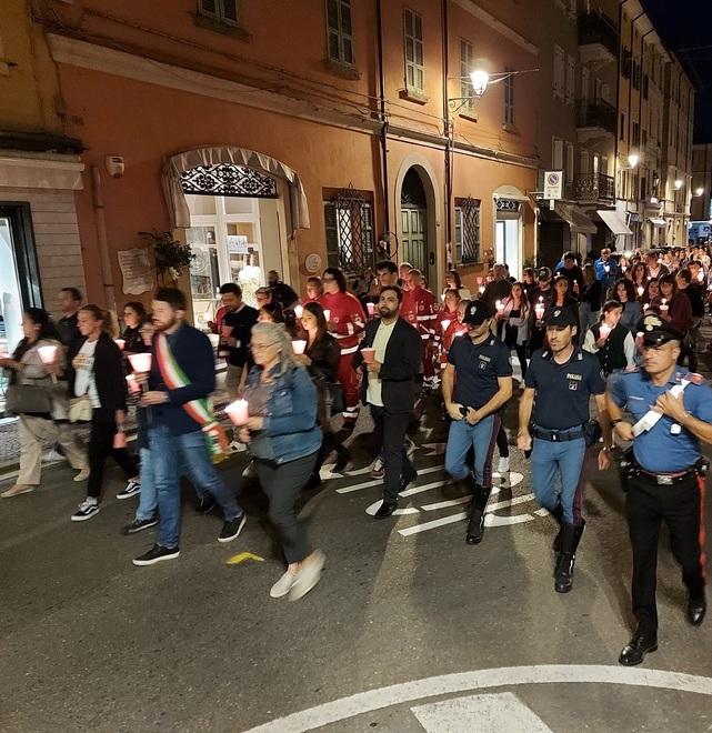 Fiaccole e commozione a Pavullo per la tragedia di Alessandra