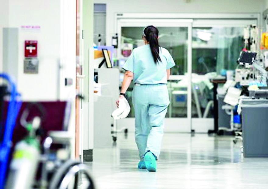 Pochi e stremati, in Toscana mancano 5mila infermieri: «Non ce la facciamo più, servono assunzioni»