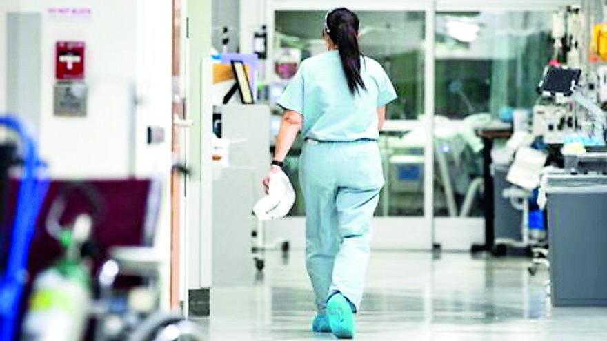 Pochi e stremati, in Toscana mancano 5mila infermieri: «Non ce la facciamo più, servono assunzioni»
