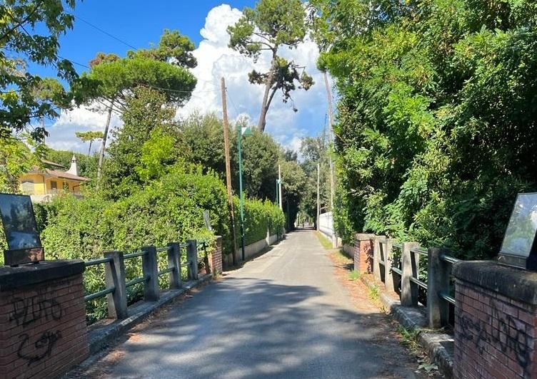 Uno scorcio del quartiere di Roma Imperiale dove si trova la villa che piace ad Andrea Pirlo