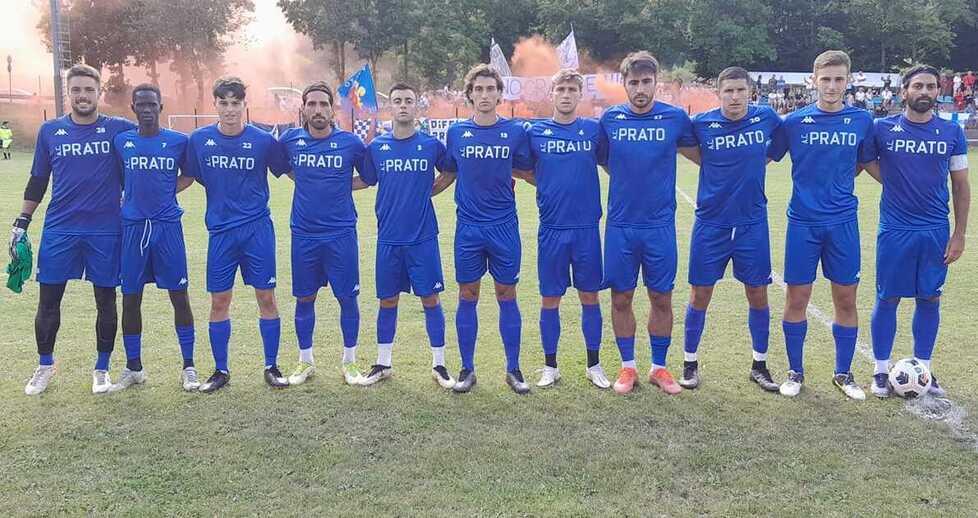 Una formazione del Prato guidato da mister Giancarlo Favarin che si appresta a iniziare una nuova stagione in serie D