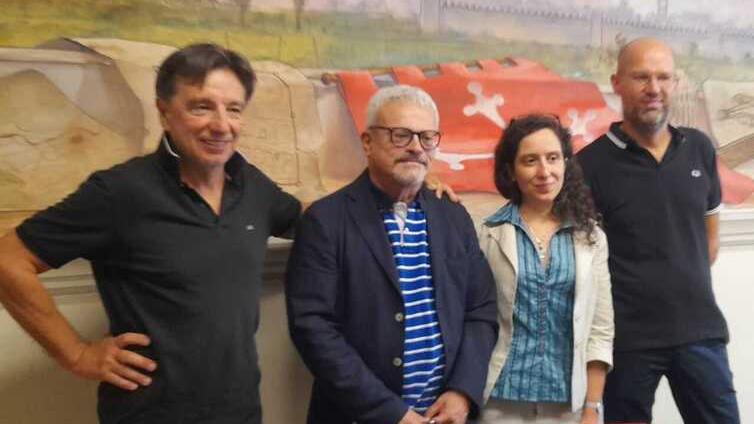 l nuovo cda della Fondazione Sipario Toscana, da sinistra: il presidente Tognocchi, la vice Giannelli e il consigliere Pozzi. Insieme a loro, ultimo a destra, il sindaco Betti