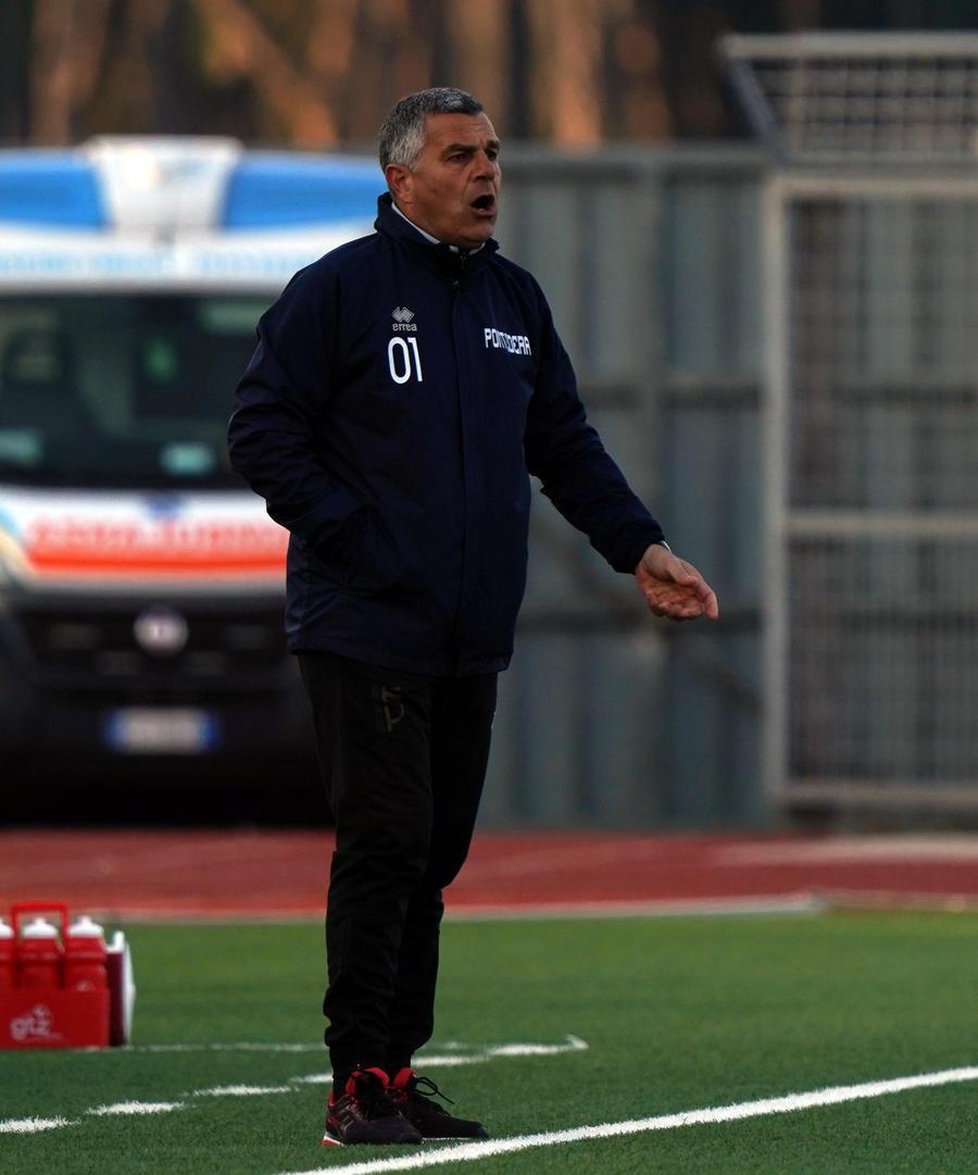 
	L&rsquo;allenatore Ivan Maraia sfida la Reggiana con la sua Lucchese nella gara d&rsquo;esordio del campionato di Serie C

