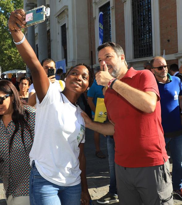 Salvini a Reggio suona la carica «Conquisteremo tutta la regione»