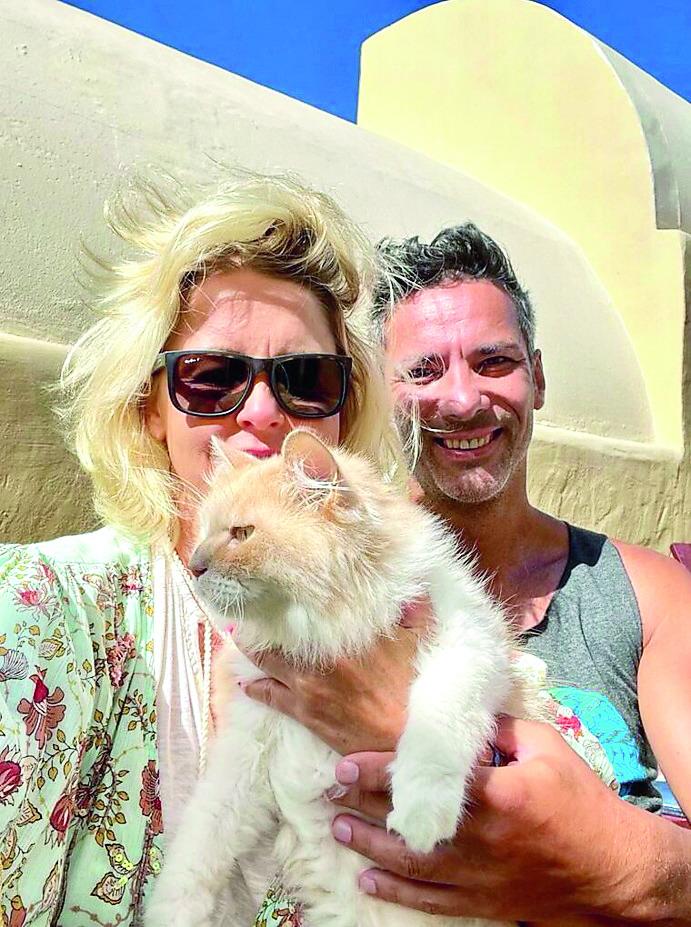 
	Il gatto Cico con i suoi padroni

