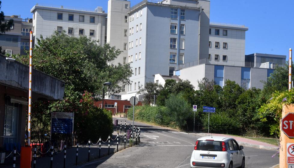 Deve essere medicata dopo un incidente: per la paziente l'odissea del rimpallo tra Monserrato e Oristano