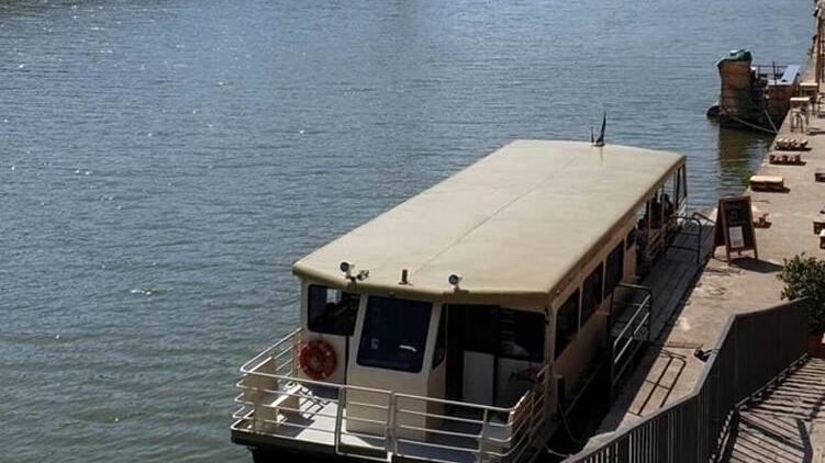 Una città da scoprire con la mini crociera dalla Darsena all’Arno
