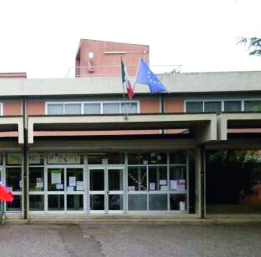 Nuove luci a led per le elementari "Dino Campana" di Scandicci? Coi fondi del Pnrr