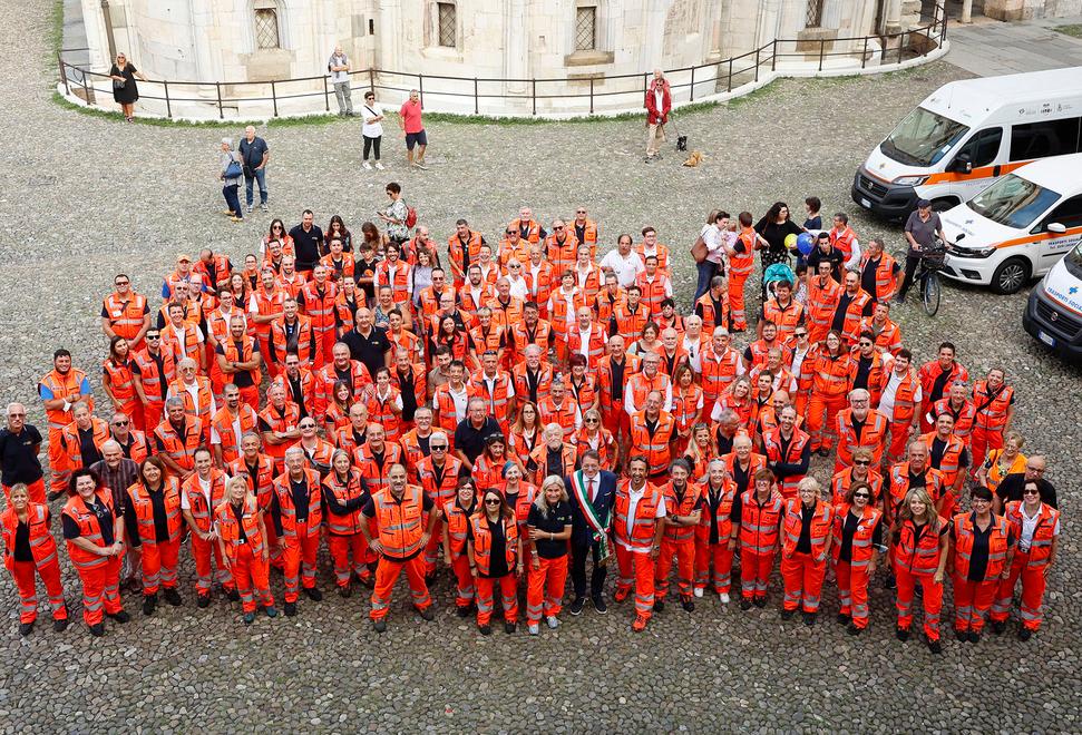 Croce Blu di Modena, grande festa per i 40 anni Oltre duecento volontari premiati 