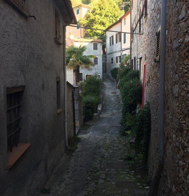 Morto a 51 anni, il borgo di Greppolungo in lutto per Robertino: «Eri la nostra mascotte» 
