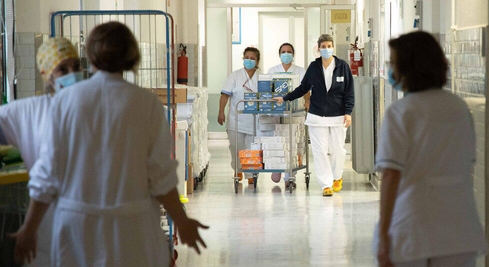 Numeri in calo, ora è sos medici: «La sanità apuana travolta dalla pandemia» 
