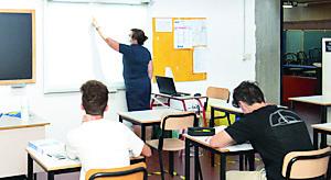 Docenti, cattedre assegnate: in provincia di Livorno oltre la metà sono supplenti 