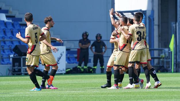 Non basta la magia di Rizzo Pinna: Lucchese sconfitta dalla Reggiana