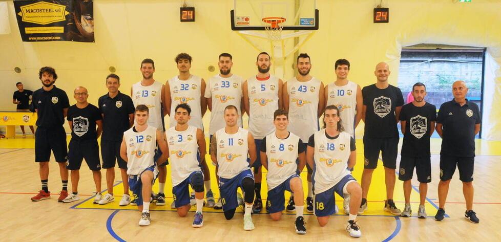 La squadra del Golfo scesa in campo (foto Paolo Barlettani)