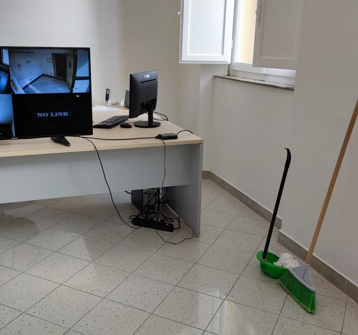 La denuncia, una cremazione senza decoro: «La cassa di mio padre trattata come un pacco»