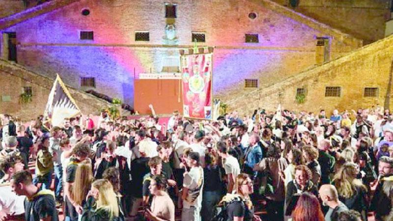 
	Porta Caracosta esulta dopo la vittoria dell&rsquo;edizione numero 53 del Palio del Cerro

