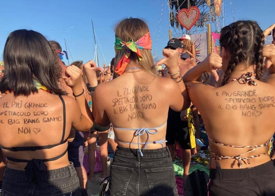 Jova Beach Party a Viareggio, ecco il concerto raccontato dai lettori del Tirreno&nbsp; 