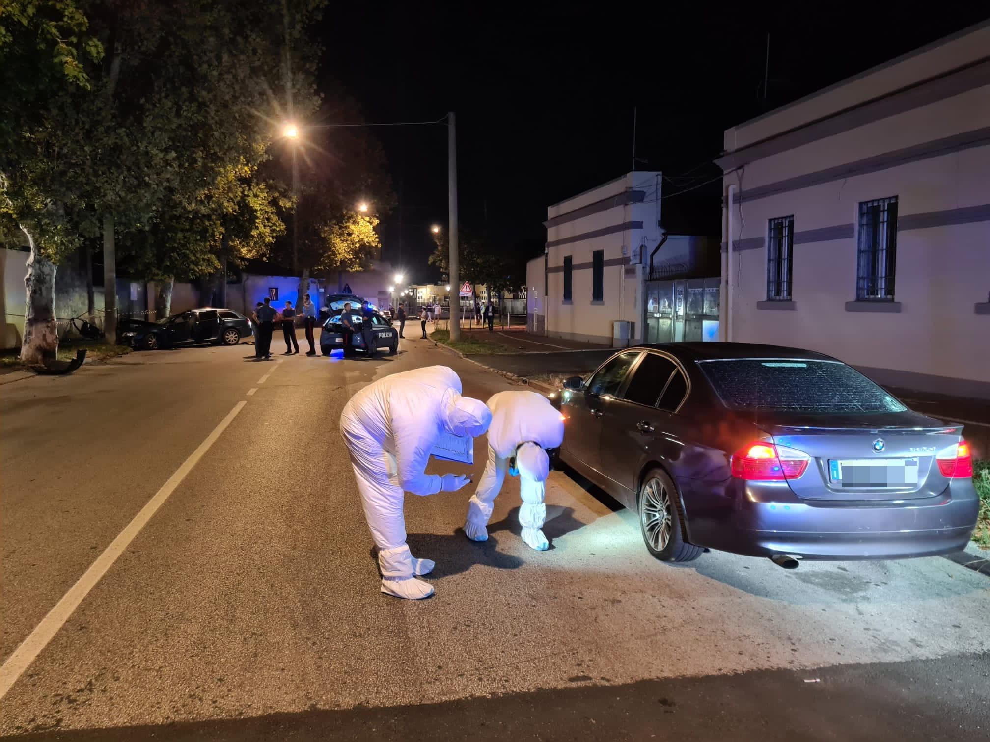 L'auto colpita dai proiettili (foto Daniele Stefanini/Silvi)