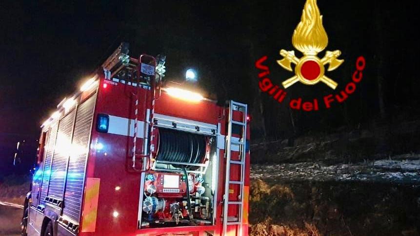 Vigili del fuoco in azione (foto d'archivio)