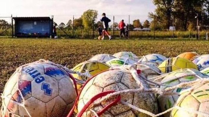 Il gol più bello è il calcio sociale, a Viareggio quindici ragazzi giocano gratis: ecco come 