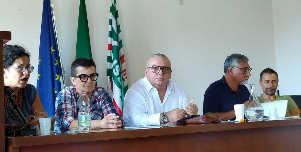 La conferenza stampa dei sindacati sulla vertenza con la Vichi