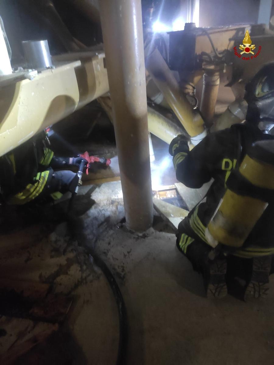 Principio di incendio in un mulino, vigili del fuoco mobilitati