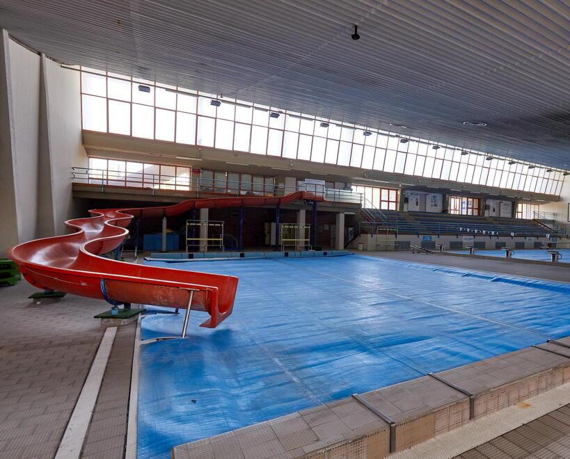 Nella foto di Autovino una delle vasche interne della piscina comunale