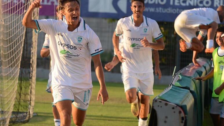 La gioia di Boganini dopo il gol-partita al Pontedera (foto vanna sanna)