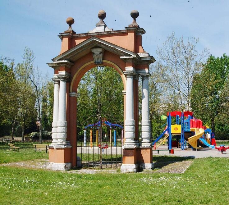 Modena. Paura al Parco XXII Aprile, dodicenne rapinato di bicicletta e cellulare 